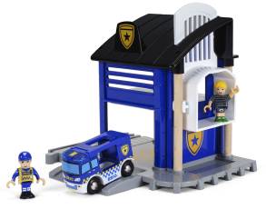 BRIO Polisstation för barn som gillar brand- och polislekar med action.